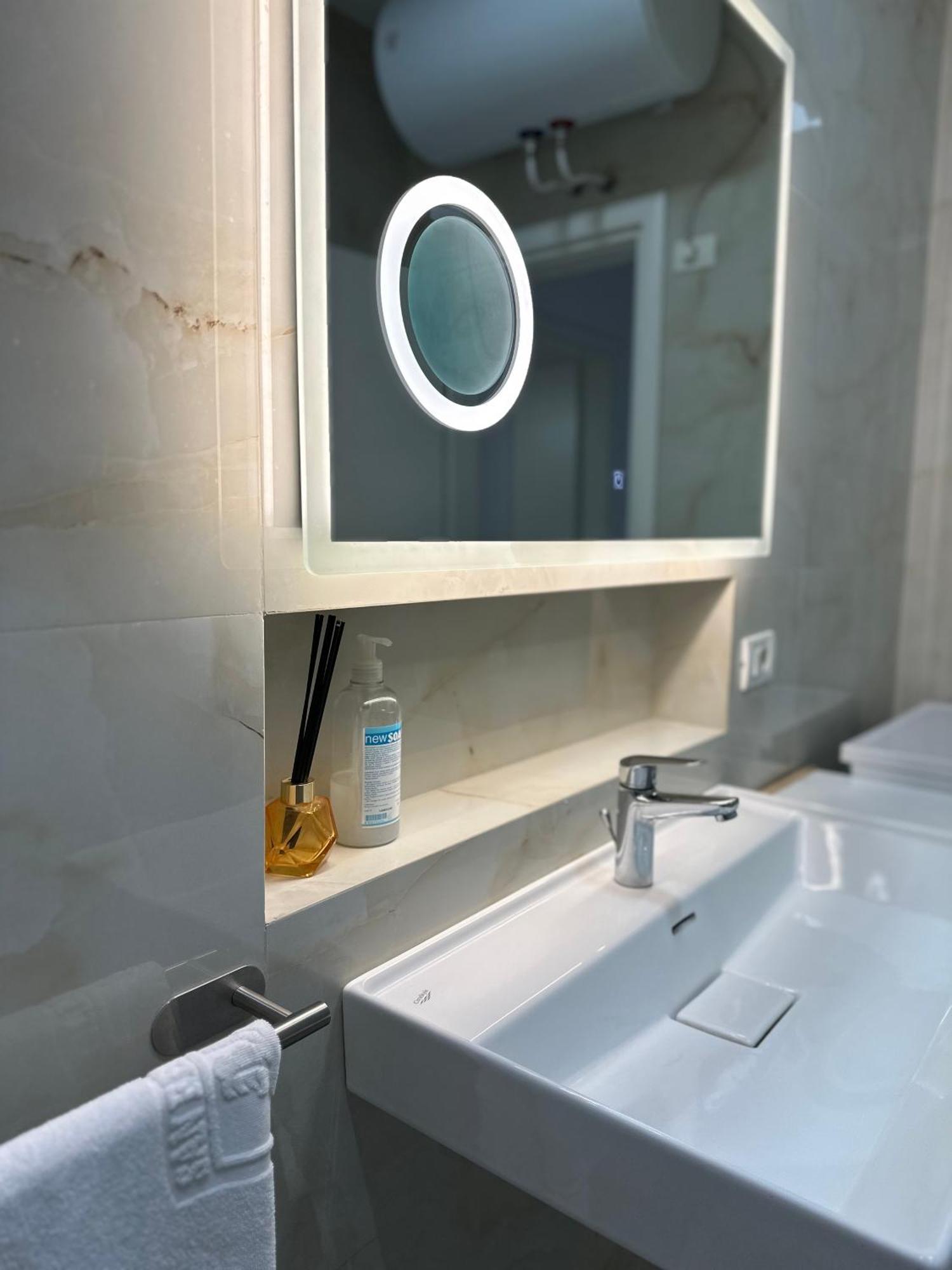 Lungomare Luxury Sea View Apartaments Vlorë 외부 사진