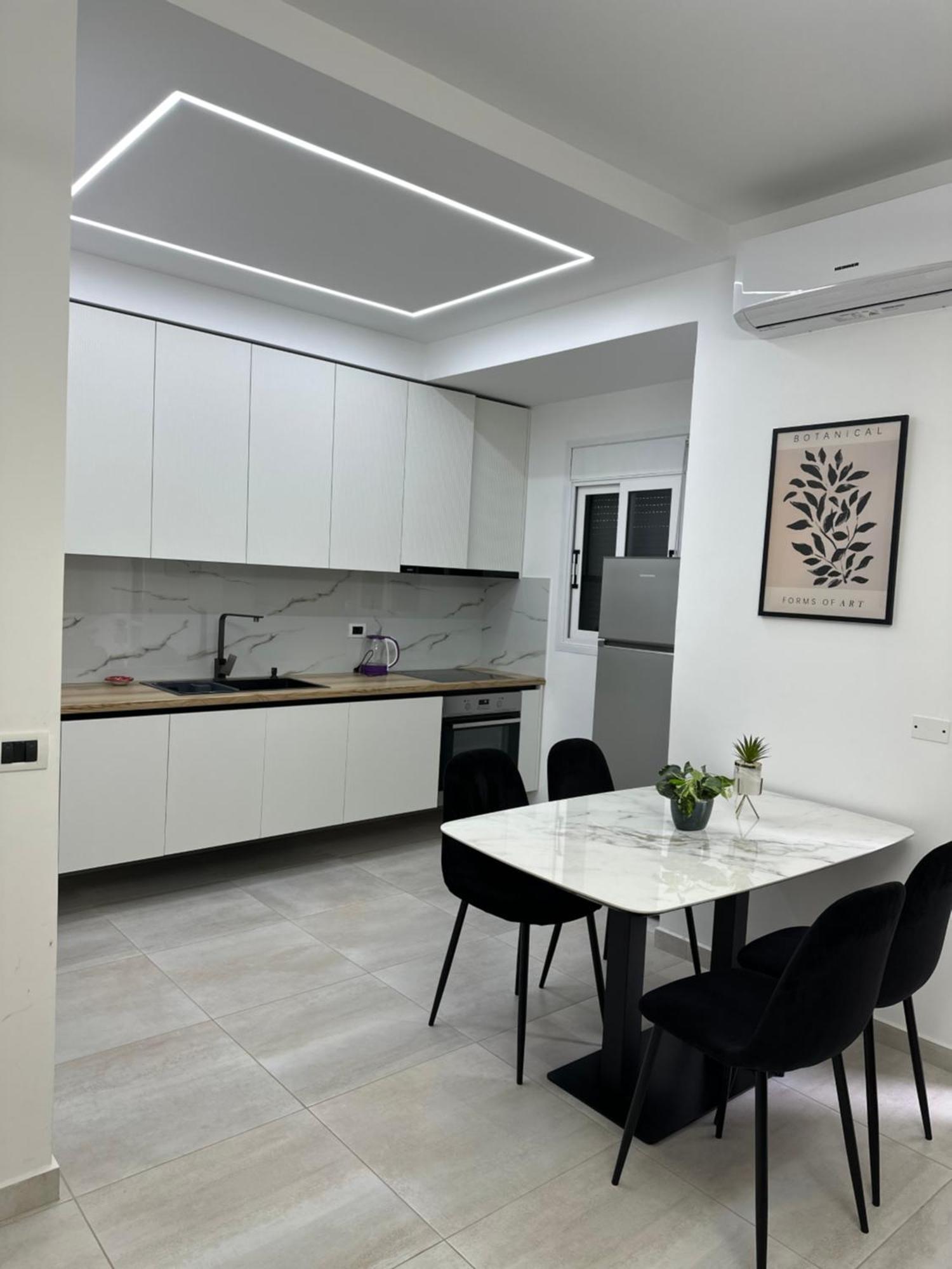 Lungomare Luxury Sea View Apartaments Vlorë 외부 사진